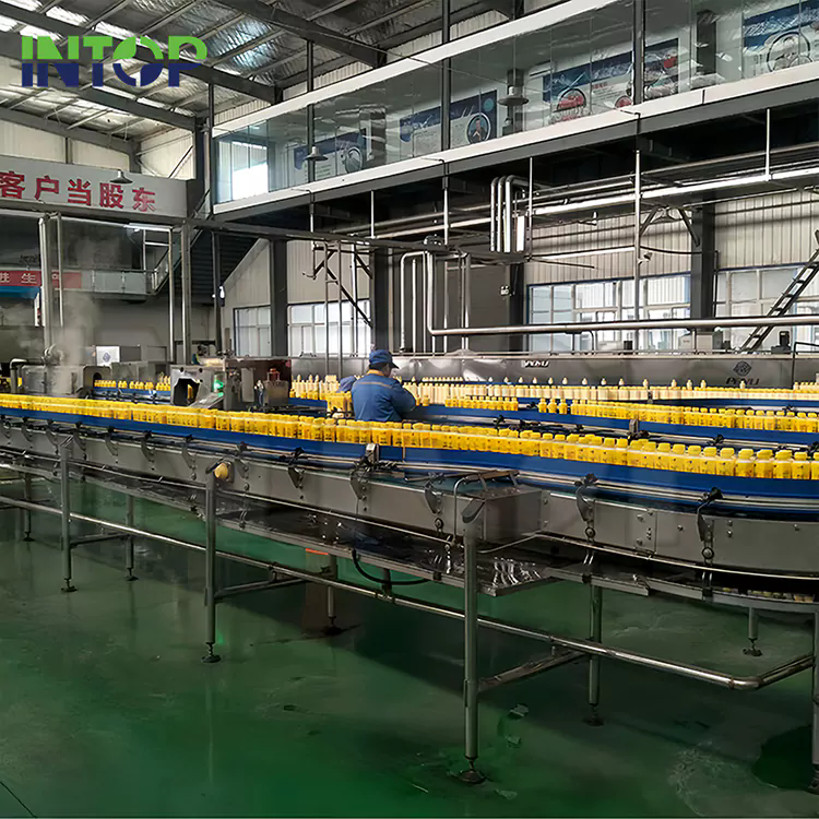 ¿Cómo mejora una línea de producción de bebidas la eficiencia de fabricación?
