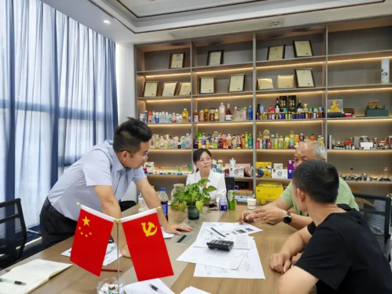 Un productor de bebidas con sede en Nepal visita Intop Machinery: las conversaciones sobre la línea de producción de bebidas carbonatadas van a fondo
